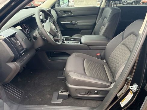 New 2026 Nissan Pathfinder SV image 9