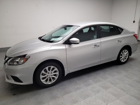 Used 2019 Nissan Sentra SV image 2