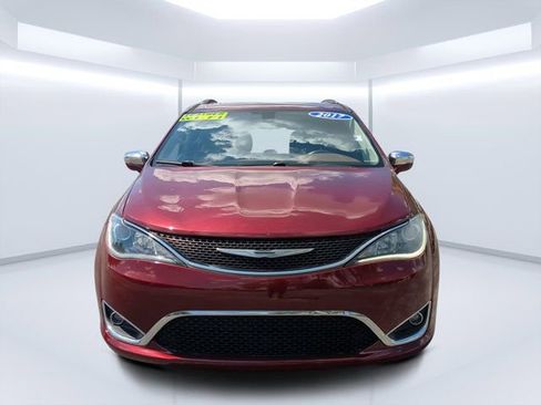 Used 2017 Chrysler Pacifica Limited image 8