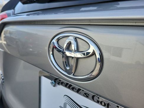 Used 2021 Toyota RAV4 XLE image 7