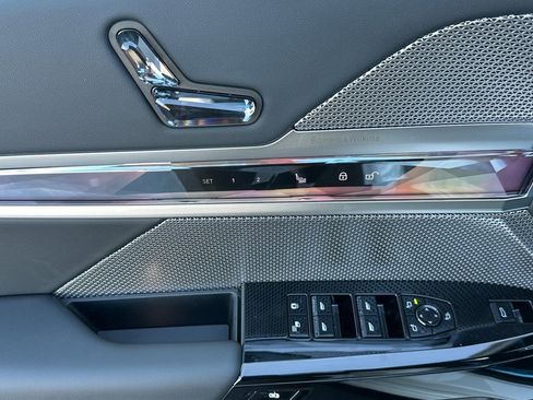 New 2025 BMW 740i image 13