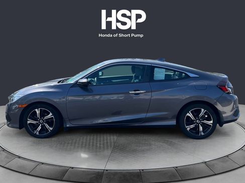 Used 2018 Honda Civic Touring image 2