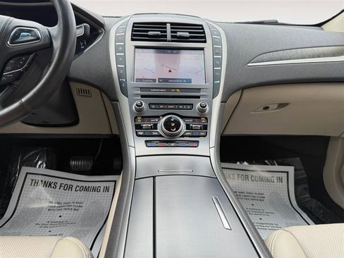 Used 2019 Lincoln MKZ Reserve image 12