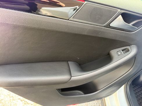 Used 2017 Volkswagen Jetta GLI FWD image 20