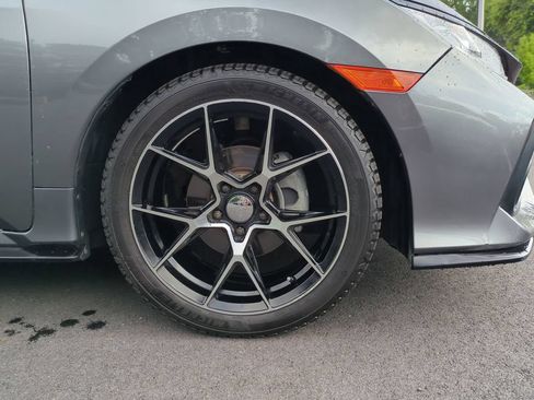 Used 2018 Honda Civic Sport image 11