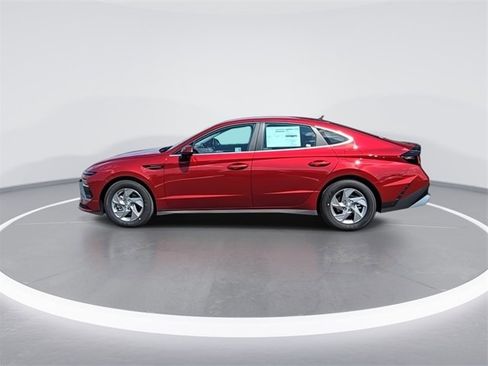 Certified 2025 Hyundai Sonata SE image 6