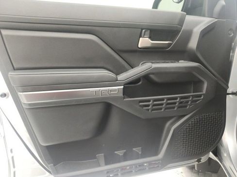 Used 2024 Toyota Tacoma TRD Sport image 11