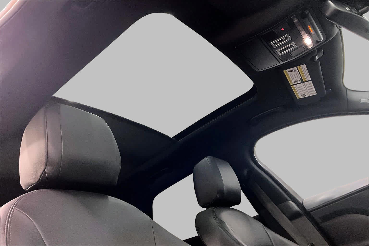 Used 2017 Jaguar F-PACE Premium AWD/4WD image 14