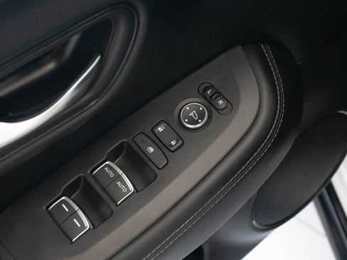 Used 2025 Honda HR-V EX-L image 5
