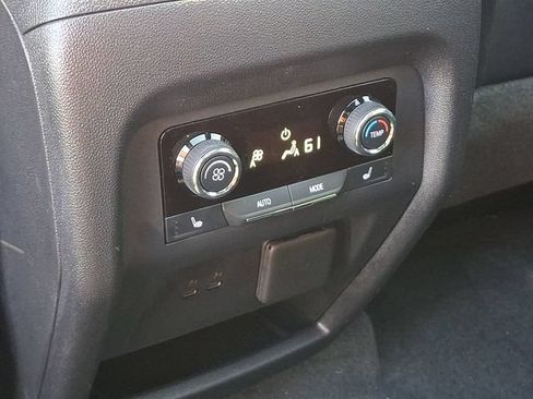 Used 2026 Chevrolet Traverse RS AWD/4WD image 18