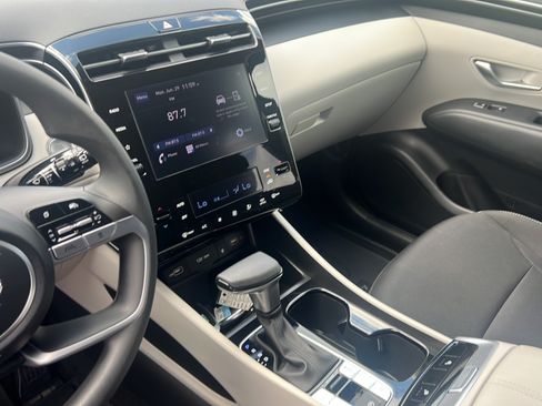 Certified 2024 Hyundai Tucson SEL FWD image 11