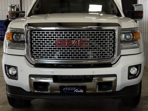 Used 2016 GMC Sierra 2500 Denali w/ Duramax Plus Package AWD/4WD image 16