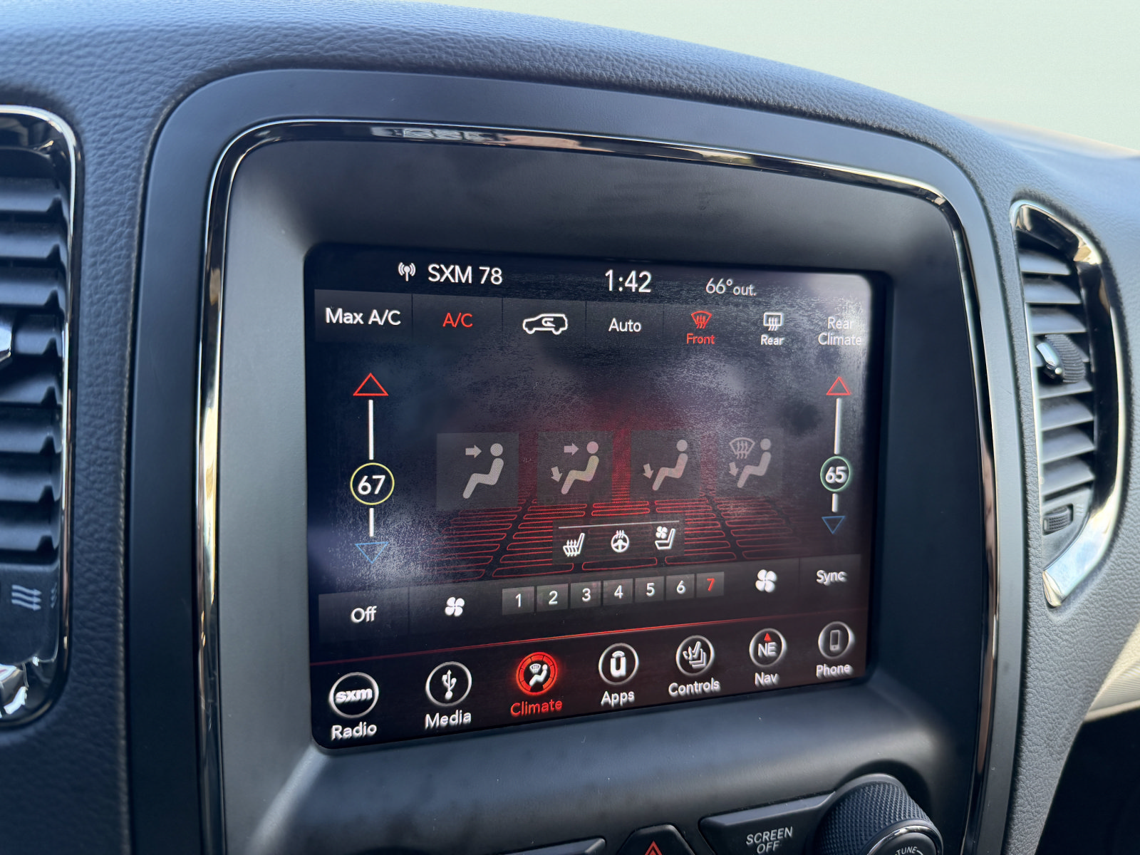 Used 2019 Dodge Durango R/T w/ Technology Group AWD/4WD image 27
