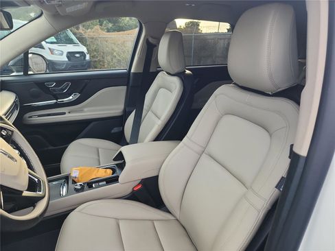 New 2026 Lincoln Corsair Premiere image 14