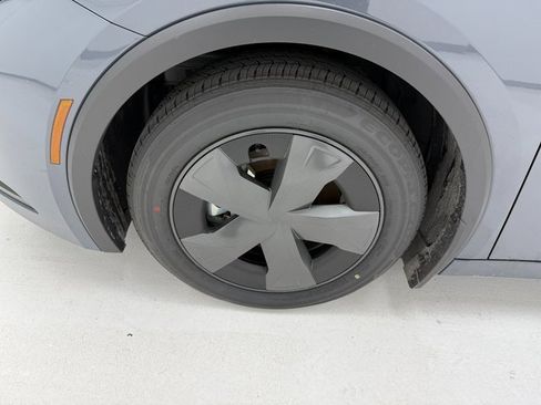 New 2026 Toyota Prius SE image 7