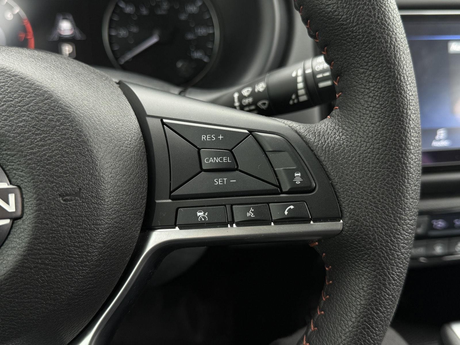 Used 2023 Nissan Kicks SR w/ SR Premium Package FWD image 30