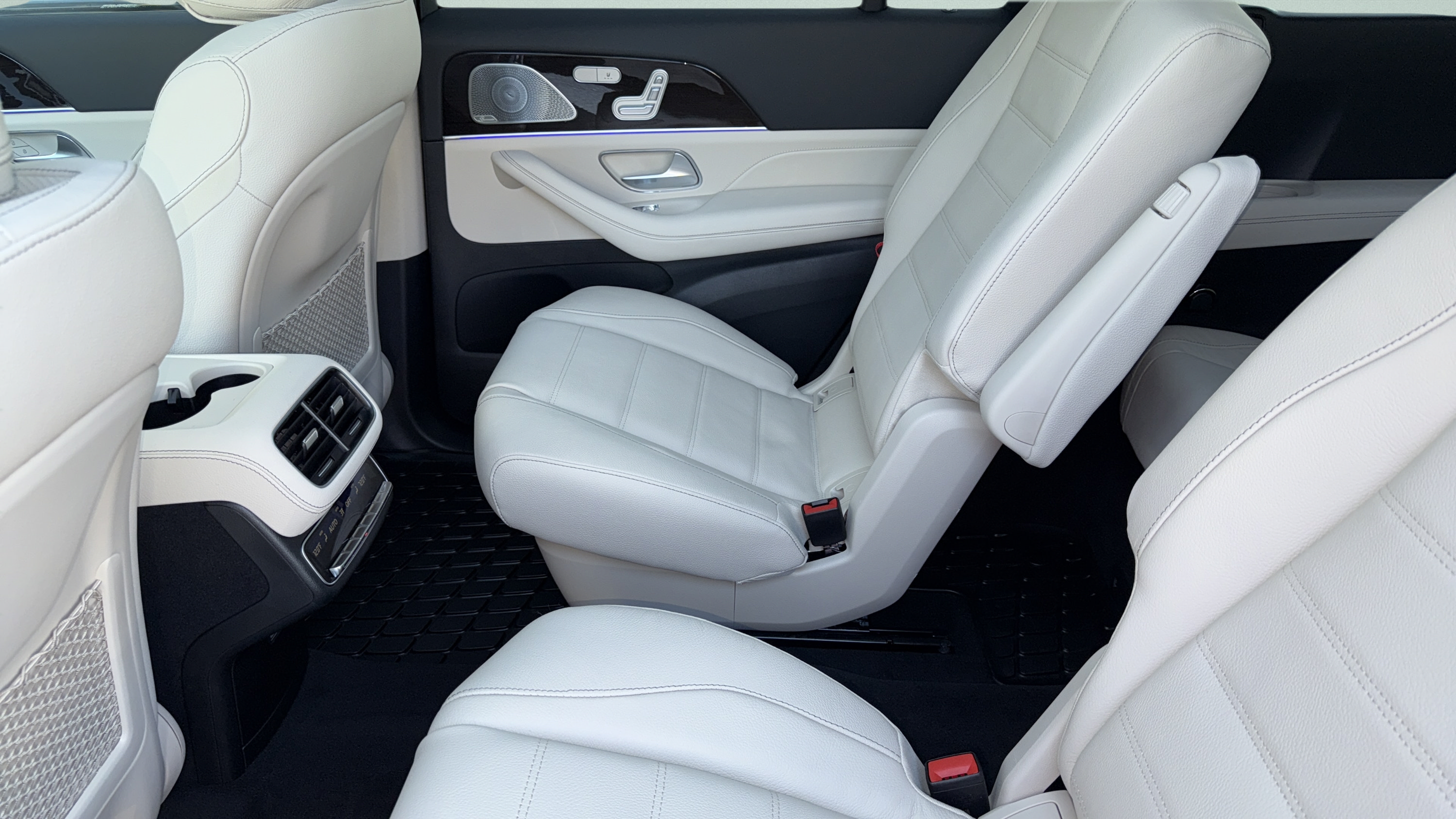 Certified 2026 Mercedes-Benz GLS 450 4MATIC image 26