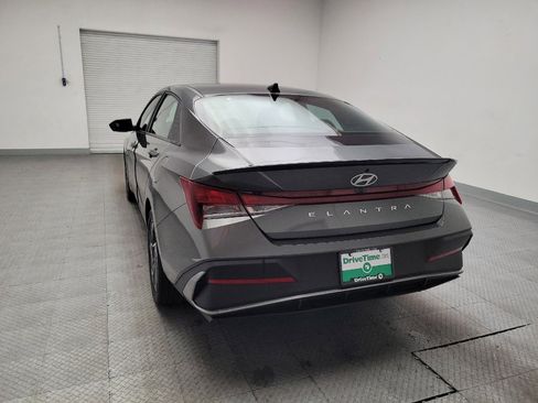 Used 2025 Hyundai Elantra Sport image 6