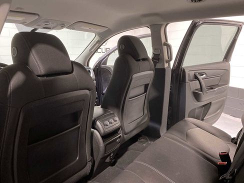Used 2016 Chevrolet Traverse LT w/ Style and Technology Package image 12