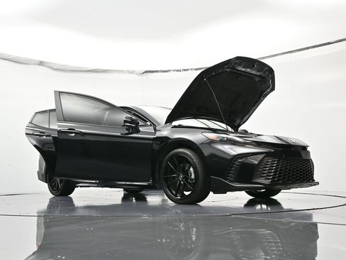 Used 2025 Toyota Camry SE image 52