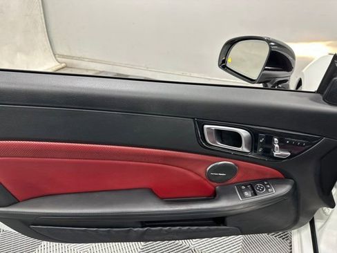 Certified 2020 Mercedes-Benz SLC 300 image 16