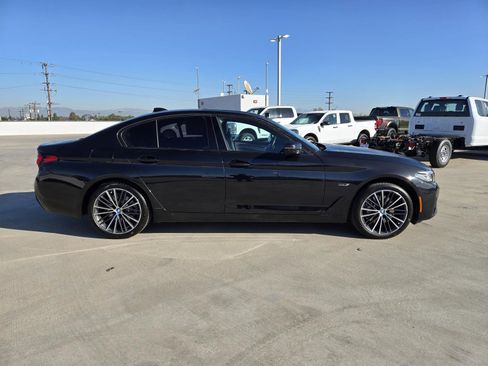 Used 2022 BMW 530e image 2