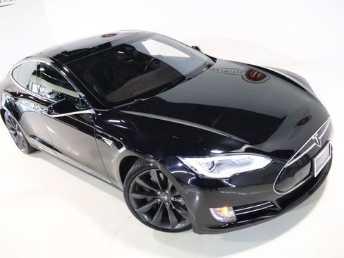 Used 2015 Tesla Model S 70 image 7