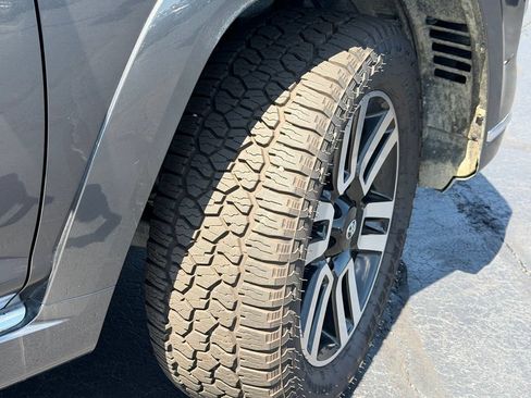 Used 2022 Toyota 4Runner Limited AWD/4WD image 11