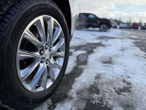 Used 2021 Buick Enclave Premium w/ Sun and Sites Package image 10