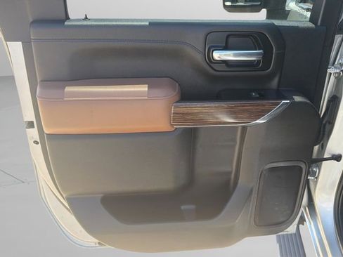 Used 2022 Chevrolet Silverado 3500 High Country w/ LPO, Hitch Package AWD/4WD image 16