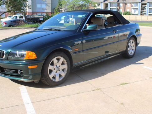 Used 2001 BMW 325Ci Convertible RWD image 2