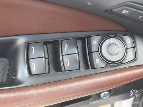 Used 2021 Buick Enclave Avenir w/ Avenir Technology Package FWD image 10
