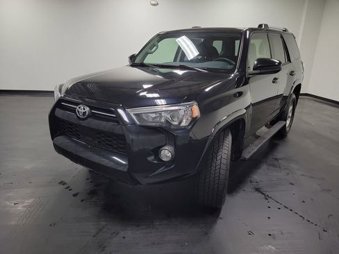 Used 2020 Toyota 4Runner SR5 image 4
