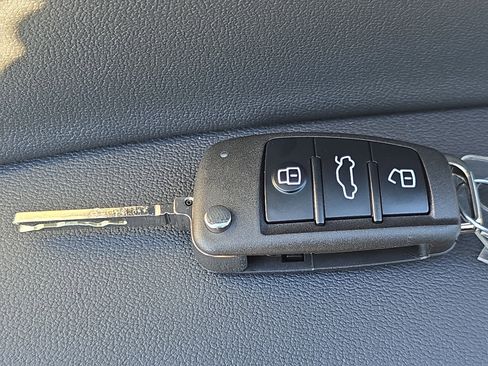 New 2025 Audi Q3 2.0T Premium image 35