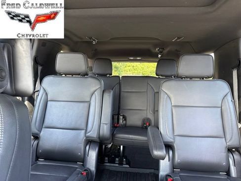 Certified 2022 GMC Yukon XL Denali w/ Denali Ultimate Package AWD/4WD image 9
