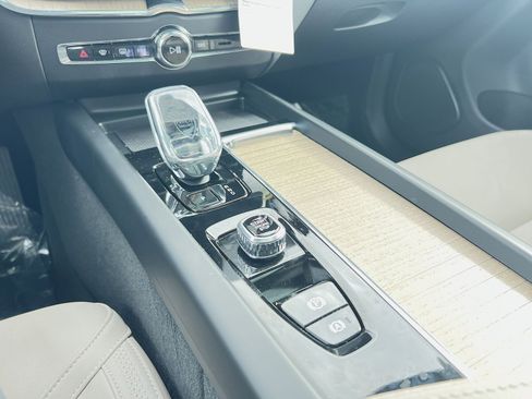 New 2026 Volvo XC60 B5 Plus w/ Protection Package Premier image 22