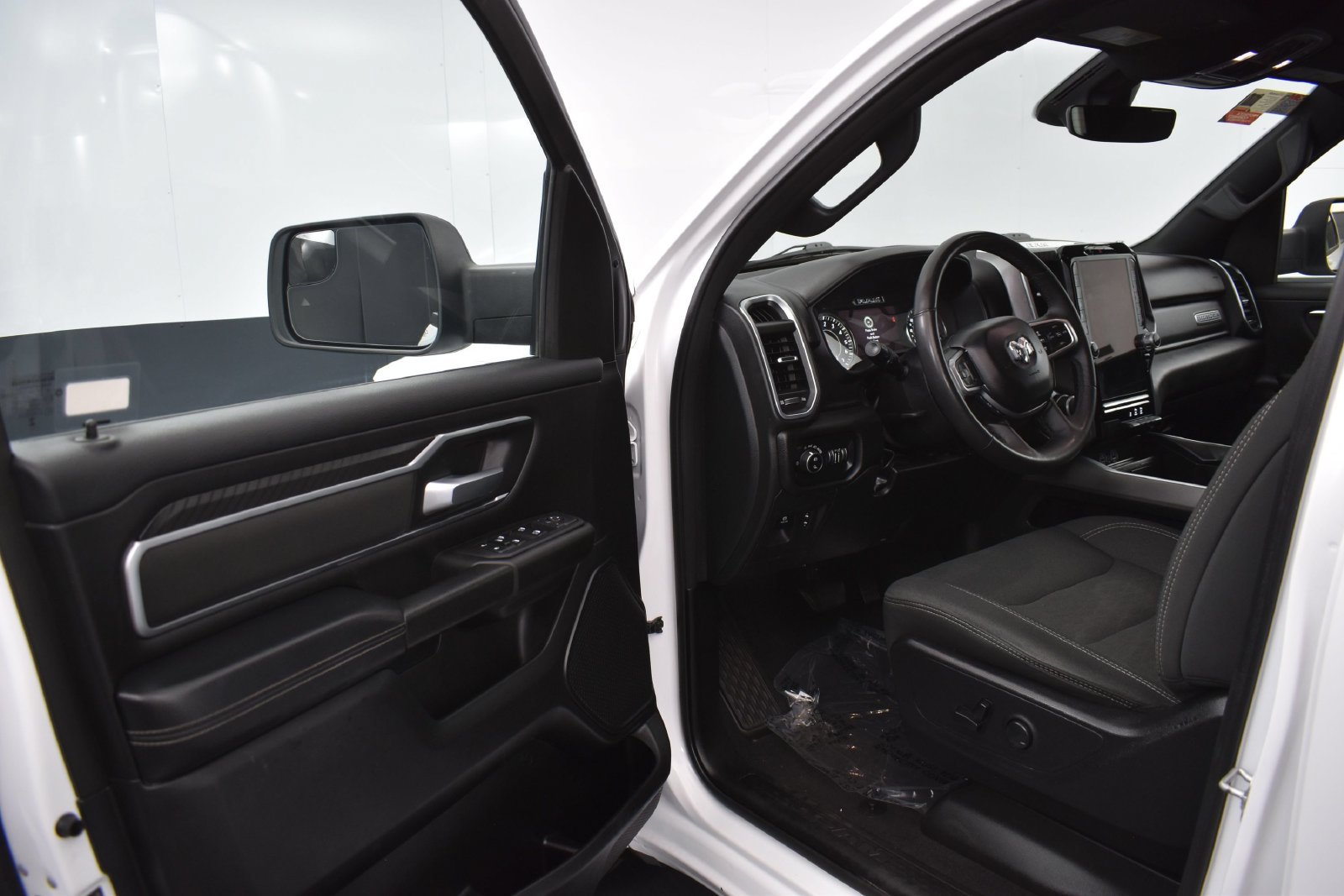 Used 2025 RAM 1500 Big Horn AWD/4WD image 5