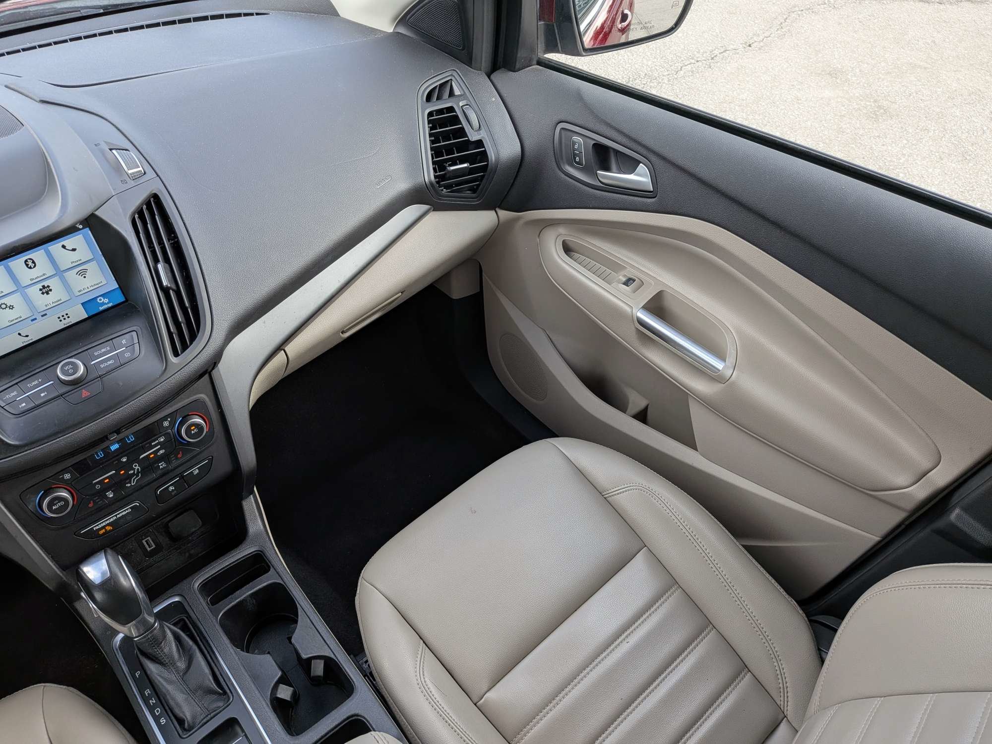 Used 2019 Ford Escape SEL FWD image 19