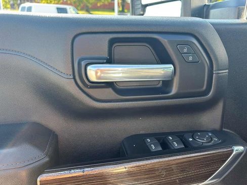 Used 2023 Chevrolet Silverado 2500 LT w/ Convenience Package image 17