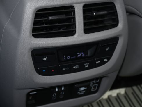 Used 2019 Honda Pilot Elite image 18