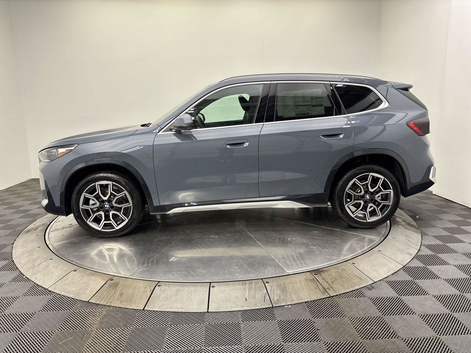 New 2027 BMW X1 xDrive28i AWD/4WD image 16