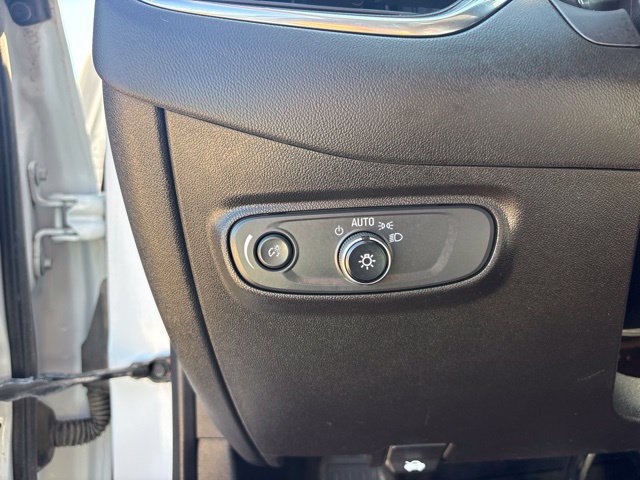 Used 2020 Chevrolet Equinox LS AWD/4WD image 21