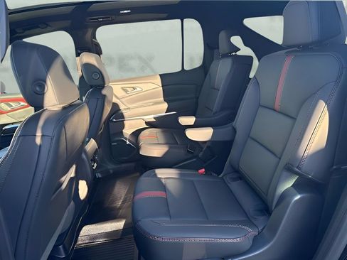 Used 2024 Chevrolet Traverse RS w/ LPO, Floor Liner Package AWD/4WD image 20
