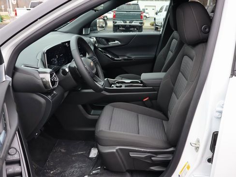 New 2026 Chevrolet Equinox LT image 4