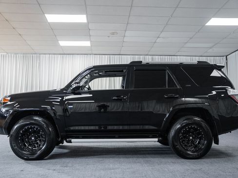 Used 2024 Toyota 4Runner SR5 Premium w/ Moonroof Package AWD/4WD image 5