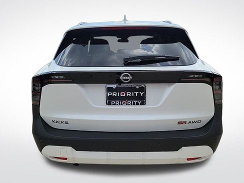 New 2025 Nissan Kicks SR w/ SR Premium Package image 4