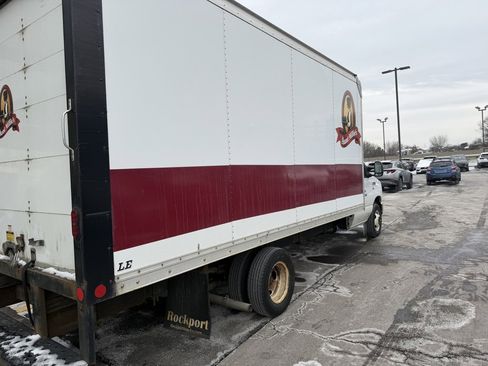 Used 2019 Ford E-350 and Econoline 350 Super Duty image 3