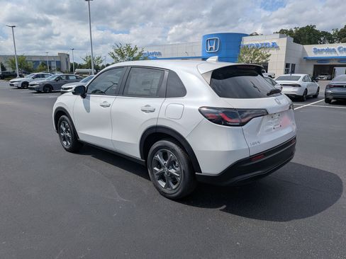 New 2026 Honda HR-V LX image 5