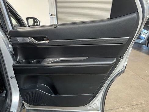 Used 2024 Hyundai Palisade Limited FWD image 16