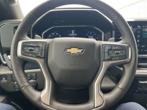 Used 2025 Chevrolet Silverado 1500 LTZ AWD/4WD image 25
